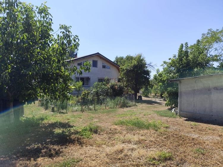 Casă cu 4 camere în Grindași