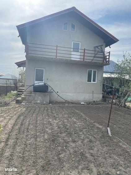 Casă cu 4 camere în Poroschia