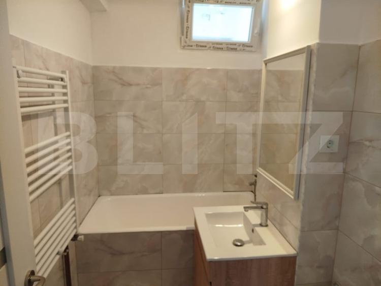 Apartament cu 3 camere decomandat, mobilat în Tractorul