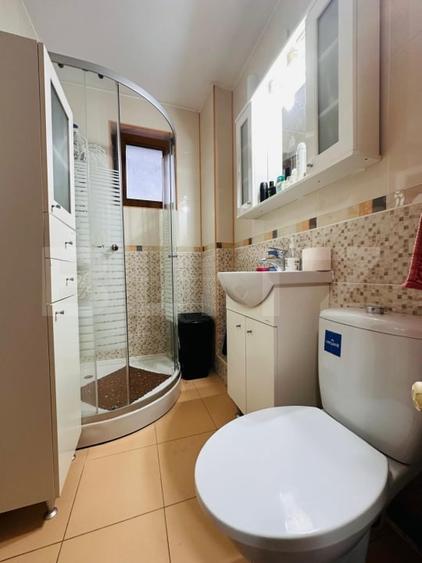 Casă individuală cu 6 camere cu Canalizare în Stupini