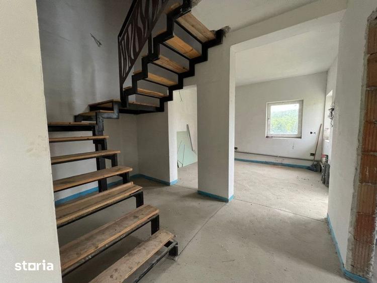 Casă cu 3 camere cu Teren 378 Mp în Gilău