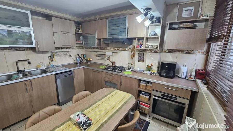 Casă cu 5 camere cu Teren 410 Mp în Mărășești