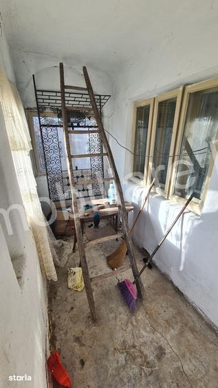 Casă cu 2 camere cu Teren 3500 Mp în Merișani