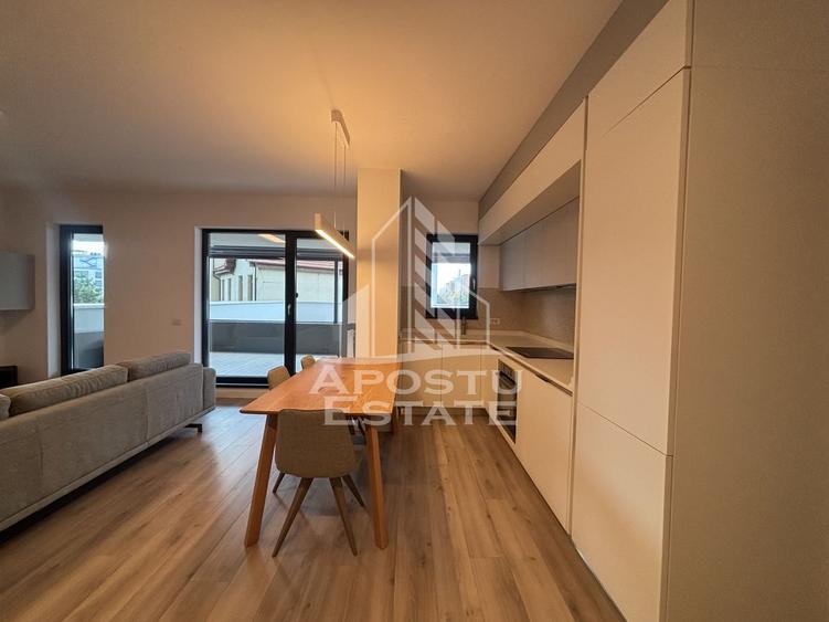 Apartament cu 3 camere semidecomandat în Take Ionescu