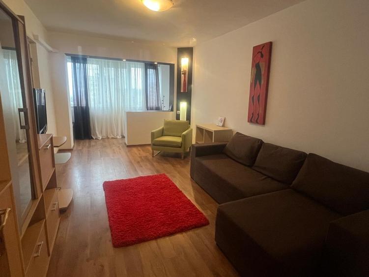 Apartament cu 3 camere circular, mobilat în Drumul Taberei — fotografia 1