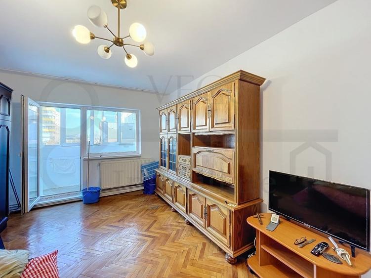 Apartament cu 3 camere decomandat, mobilat în Zorilor