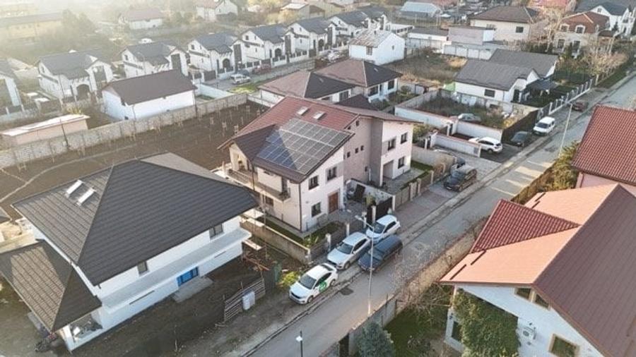 Casă individuală cu 5 camere cu Canalizare în Pantelimon
