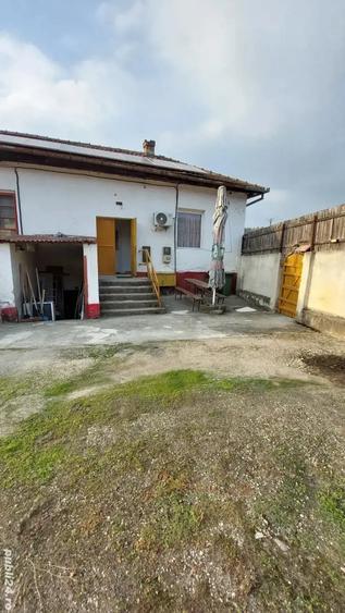 Casă cu 6 camere în Stăvila