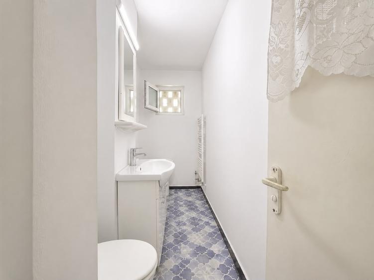 Apartament cu 2 camere semidecomandat, mobilat în Km 4-5