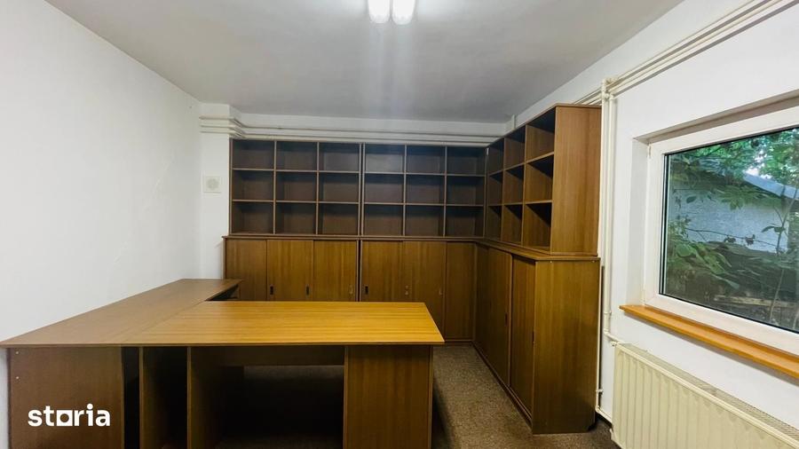 Casă cu 8 camere cu Teren 500 Mp în Bucureștii Noi