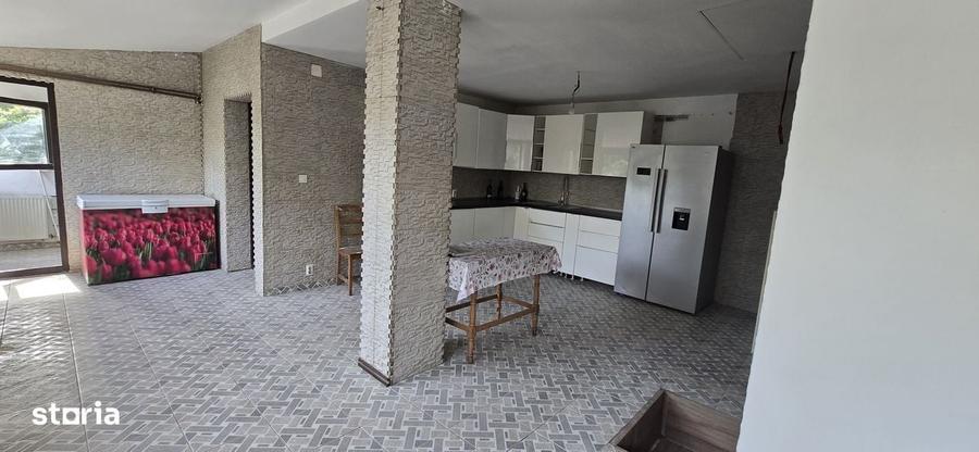 Casă cu 4 camere în Tărtășești