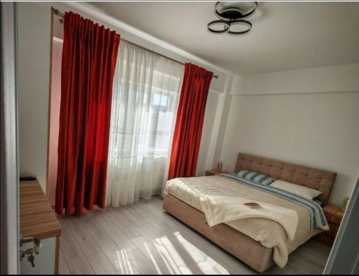 Apartament cu 3 camere decomandat în Exterior Vest
