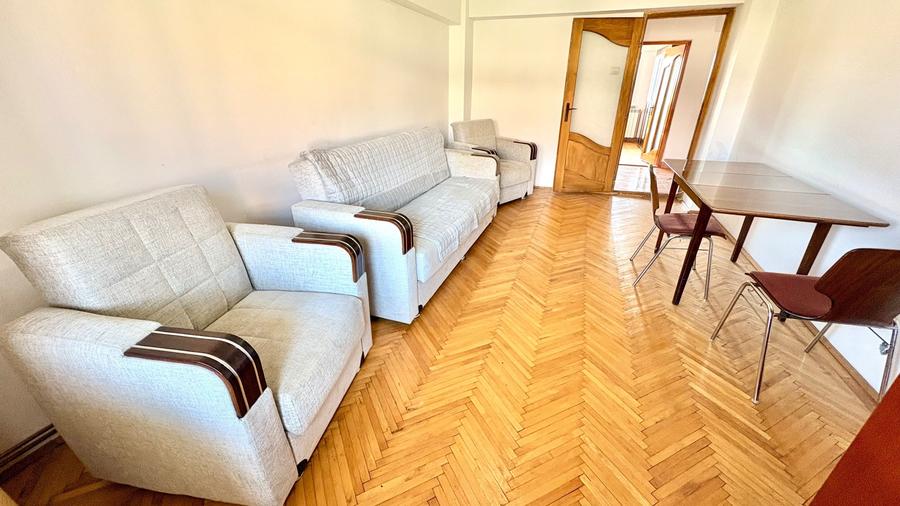 Apartament cu 2 camere decomandat în Traian