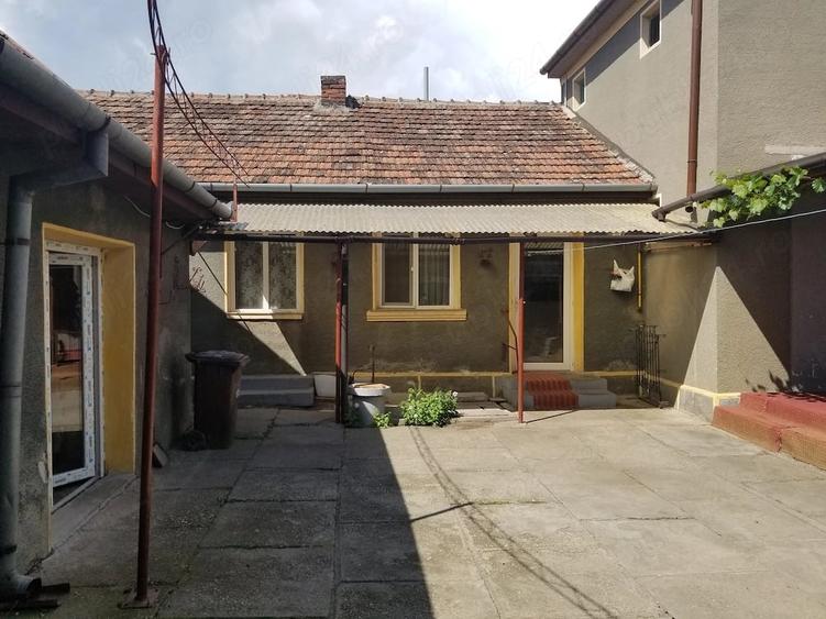 Casă cu 6 camere cu Teren 770 Mp în Grădiște