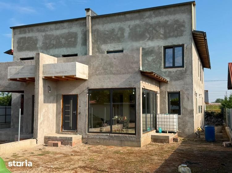 Casă cu 4 camere cu Teren 250 Mp în Vânători