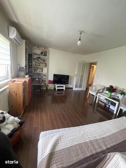 Apartament cu 3 camere decomandat, mobilat în 13 Septembrie