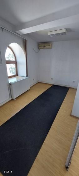 Spațiu comercial, de 70 mp, în Central