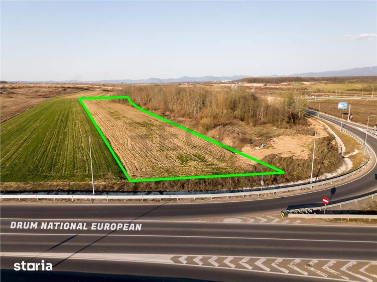 Teren de 11051 mp, în Central