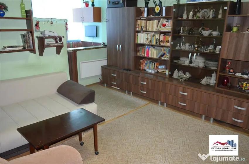 Garsonieră decomandată în Central