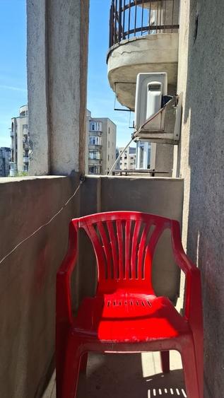 Apartament cu 3 camere decomandat în Crângași