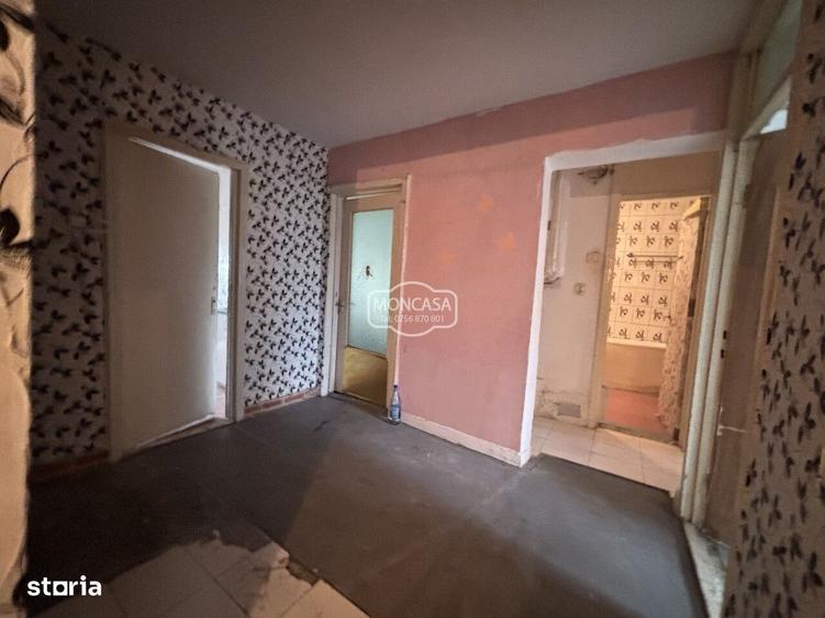 Apartament cu 4 camere decomandat în Central