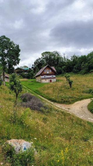 Casă cu Teren 5400 Mp în Măgura