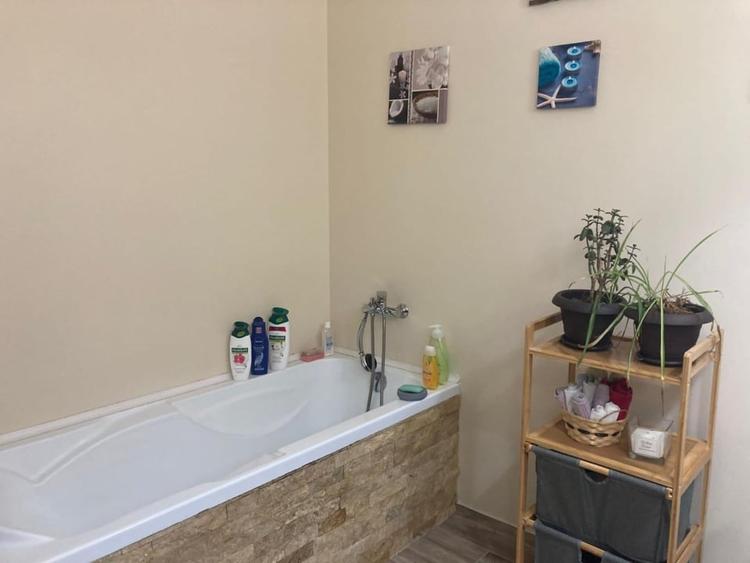 Apartament cu 2 camere semidecomandat, mobilat în Florești