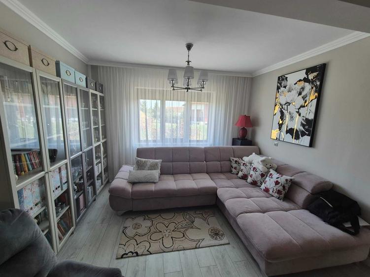 Casă cu 4 camere în Florești