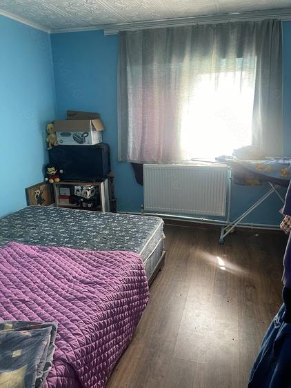 Apartament cu 4 camere decomandat în 1 Decembrie