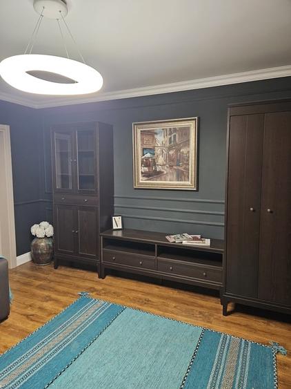 Apartament cu 3 camere semidecomandat în Titan