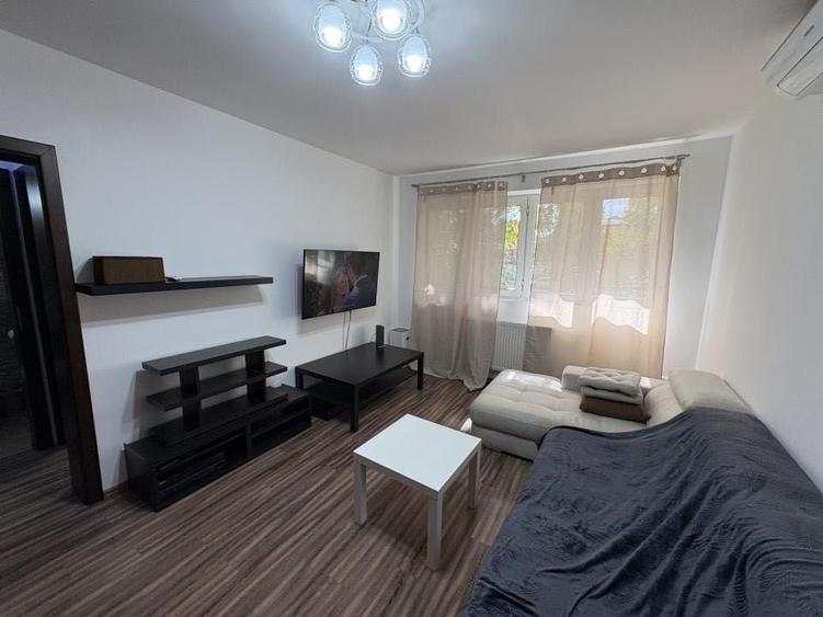 Apartament cu 2 camere semidecomandat în Victoriei
