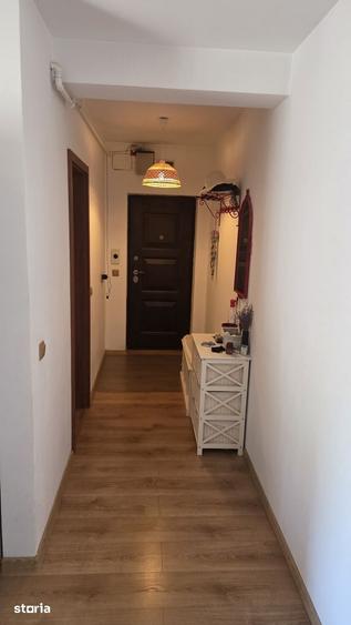Apartament cu 4 camere decomandat în Florești