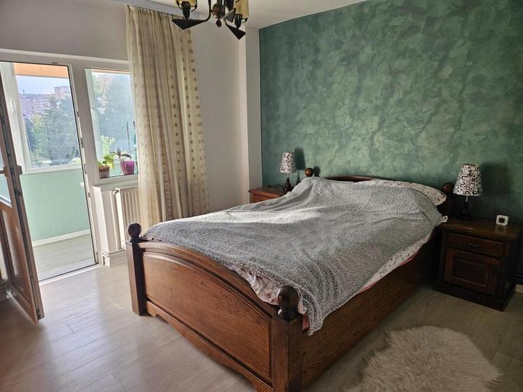 Apartament cu 3 camere decomandat în Central