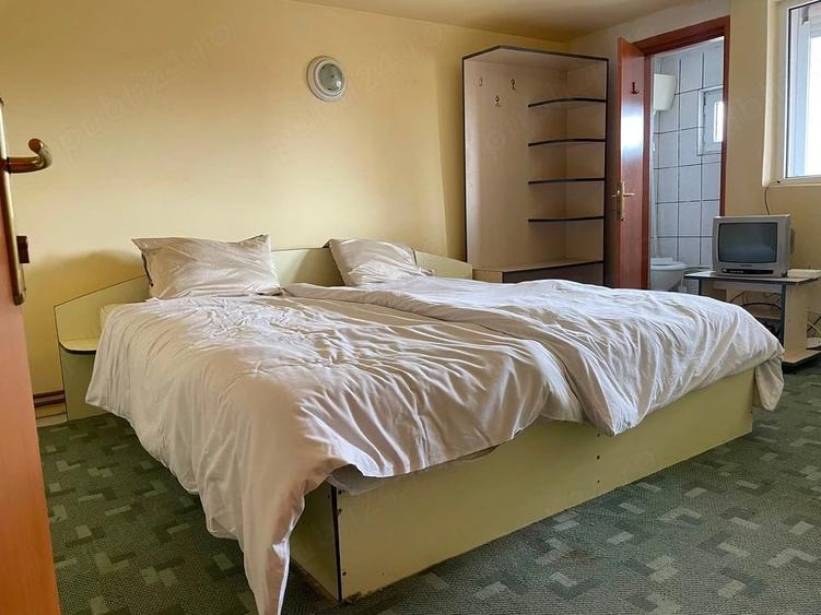 Casă cu 12 camere cu Teren 360 Mp în Rânca