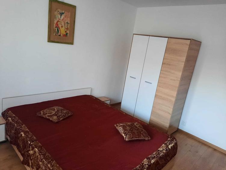 Casă cu 3 camere decomandat în Drumul Taberei