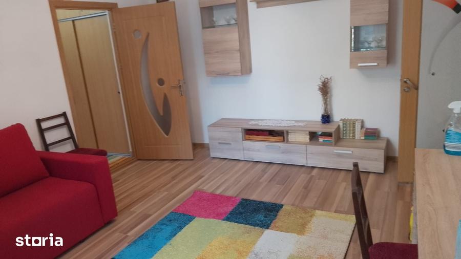 Apartament cu 2 camere semidecomandat în Micro 3