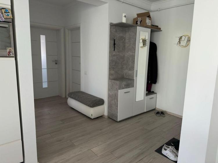 Apartament cu 3 camere în Giroc