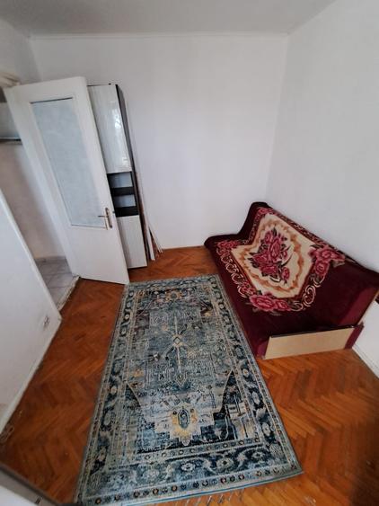 Apartament cu 2 camere semidecomandat, mobilat în Universității