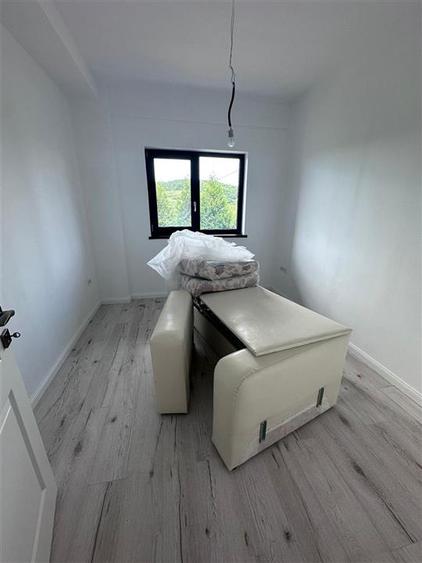 Apartament cu 3 camere decomandat în Bucium