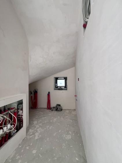 Duplex cu 5 camere cu Canalizare în Ghiroda