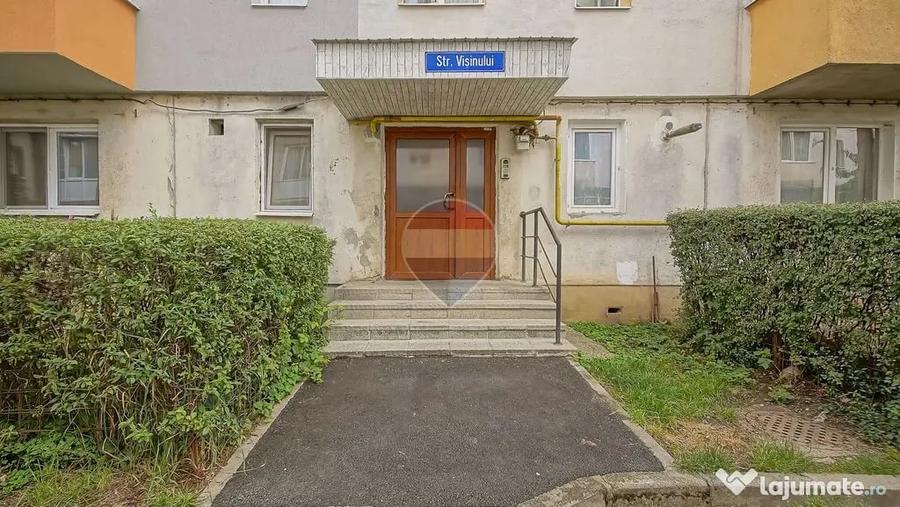 Apartament cu 2 camere semidecomandat în Noua