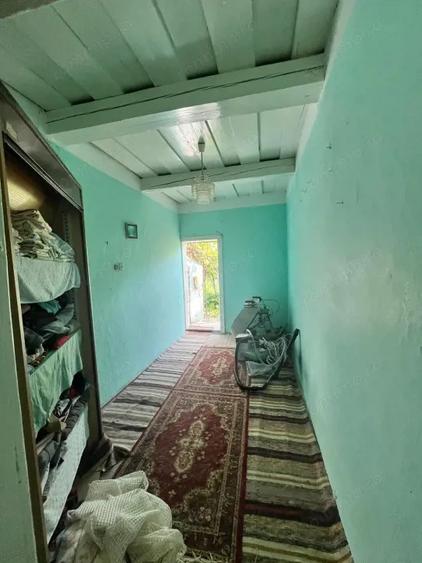 Casă cu 3 camere cu Teren 800 Mp în Siret