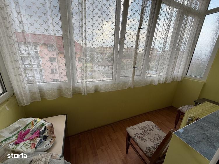 Apartament cu 2 camere semidecomandat în Micro 4
