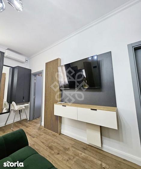 Apartament cu 3 camere semidecomandat în Orașul Nou