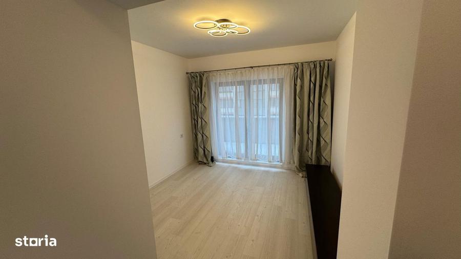 Apartament cu 3 camere, mobilat în Tractorul