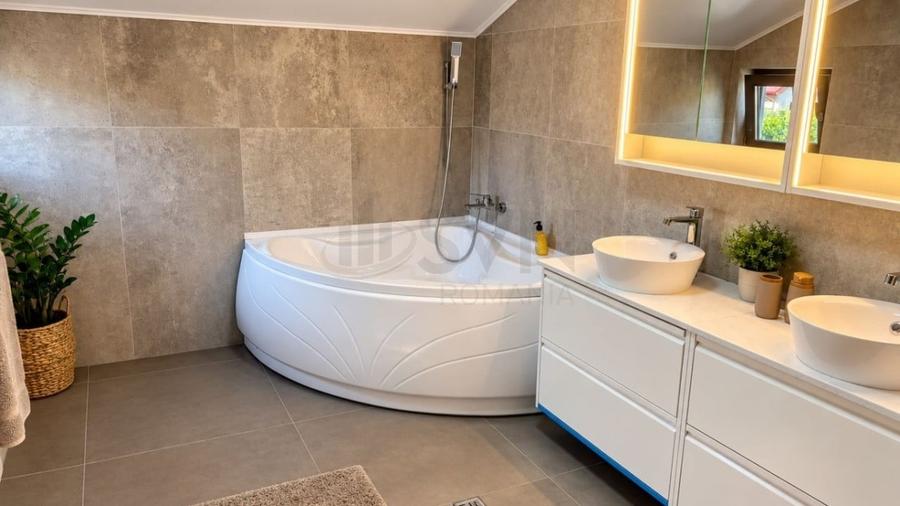 Casă individuală cu 4 camere cu Canalizare în Nord