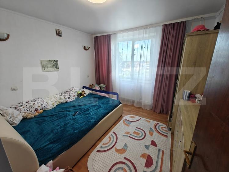 Apartament cu 3 camere semidecomandat, mobilat în Războieni