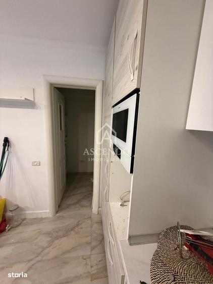 Casă cu 4 camere în Roșu