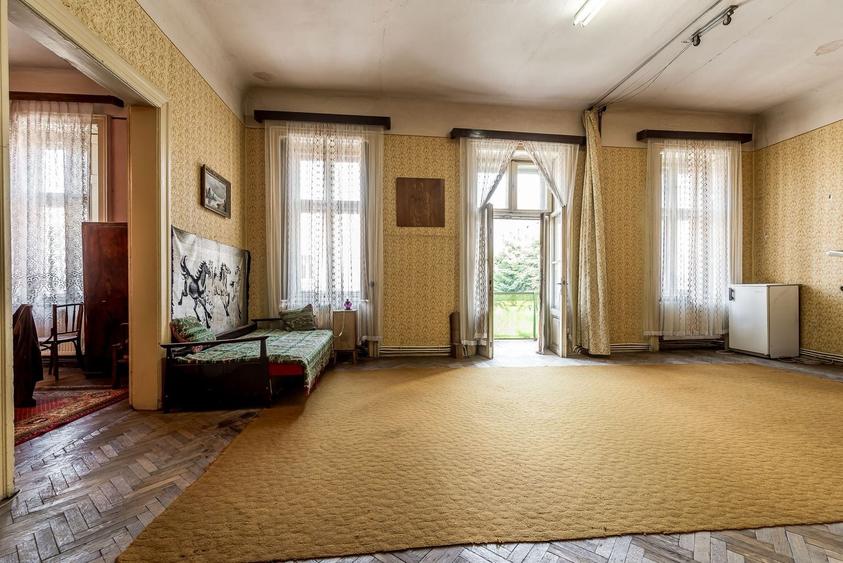 Apartament cu 3 camere semidecomandat în Ultracentral