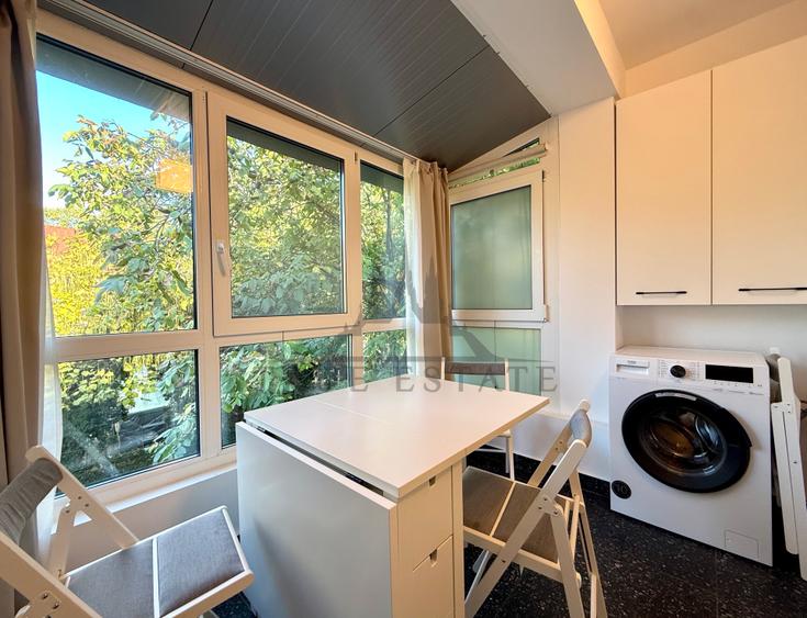 Apartament cu 3 camere semidecomandat în Primăverii